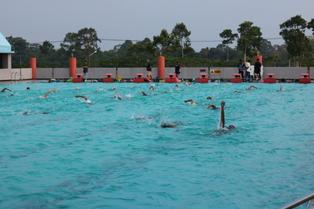 ศูนย์ส่งเสริมวัฒนธรรมและการกีฬา ร่วมกับสมาคมกีฬาว่ายน้ำแห่งประเทศไทย และสโมสรกีฬาว่ายน้ำภาคใต้ จัดโครงการอบรมผู้ฝึกสอนและนักกีฬาว่ายน้ำภาคใต้