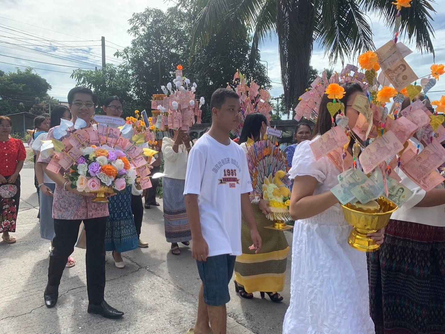 ศูนย์ส่งเสริมวัฒนธรรมและการกีฬา ร่วมเป็นเจ้าภาพทอดกฐินสามัคคีในนามมหาวิทยาลัย ประจำปี 2567 เพื่อสมทบทุนสร้างอุโบสถ ณ วัดบนถนน