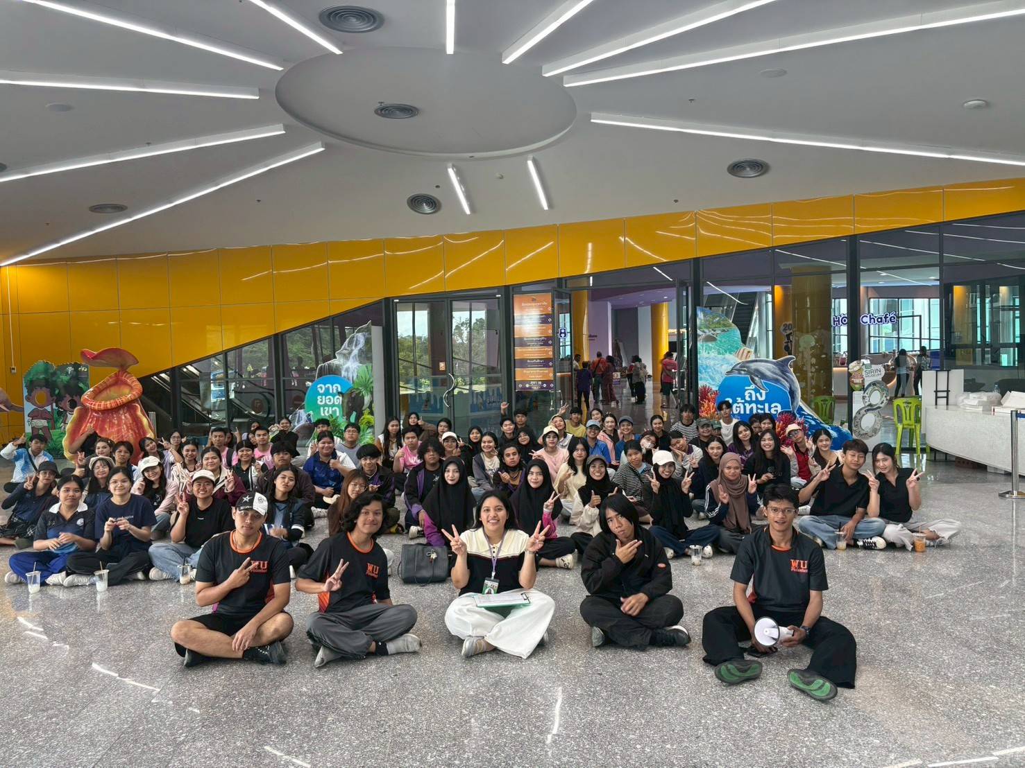 "วลัยลักษณ์รักษ์สิ่งแวดล้อมพัฒนาภูมิทัศน์ สืบสานปณิธานพระผู้ทรงเป็นแม่และครูแห่งแผ่นดิน"