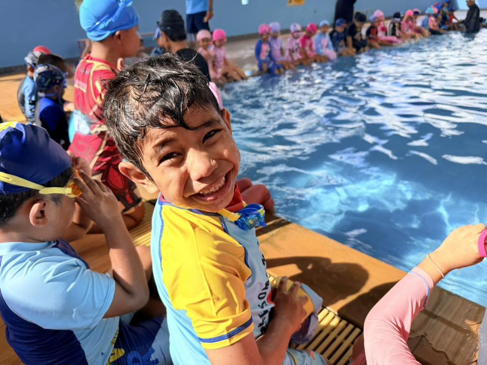 บริการวิชาการ หัวข้อสร้างความปลอดภัยทางน้ำ “กิจกรรมว่ายน้ำเพื่อชีวิต”