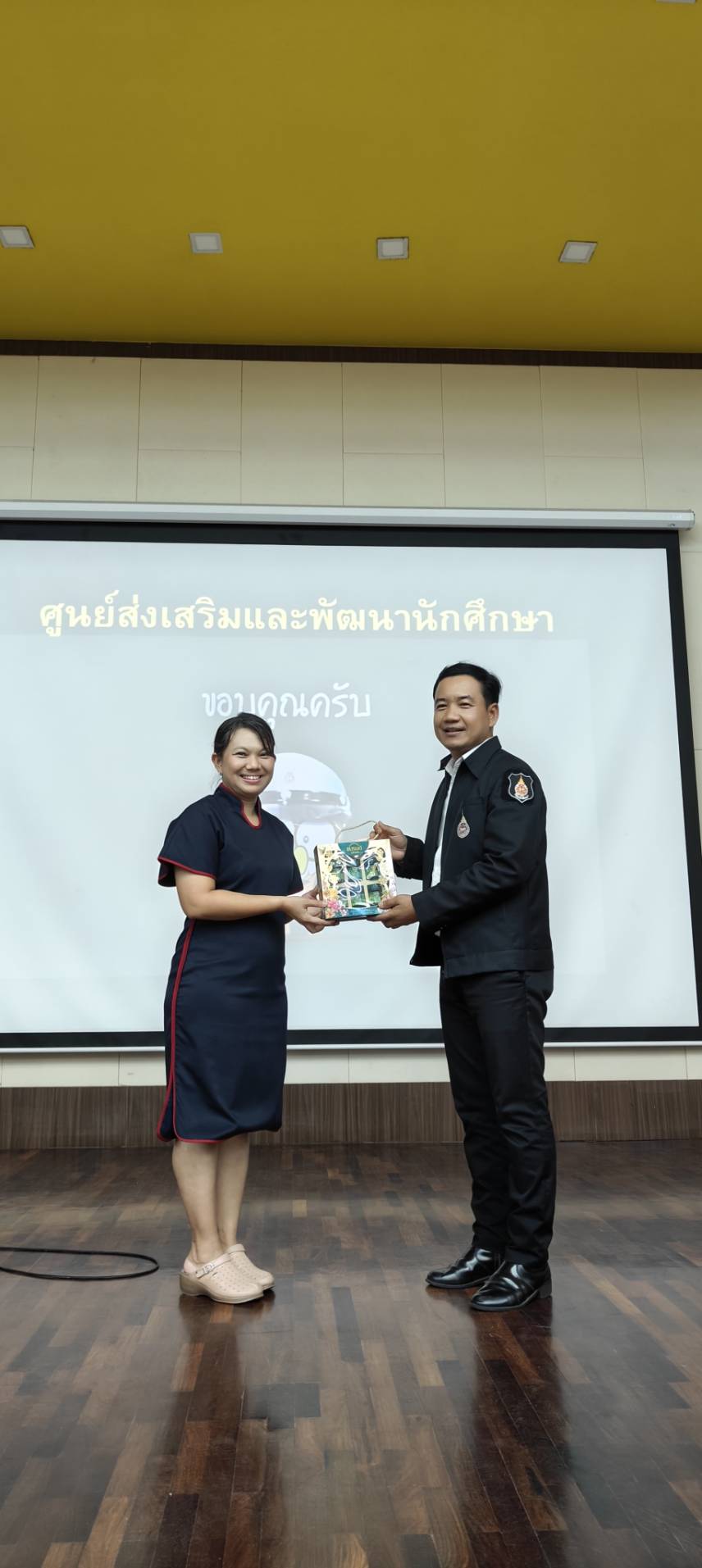 ฝ่ายพัฒนากิจกรรมสร้างสรรค์ให้ความรู้ด้านวินัยนักศึกษาแก่นักศึกษาชั้นปีที่ 1 ใน "กิจกรรมพุธบ่าย"