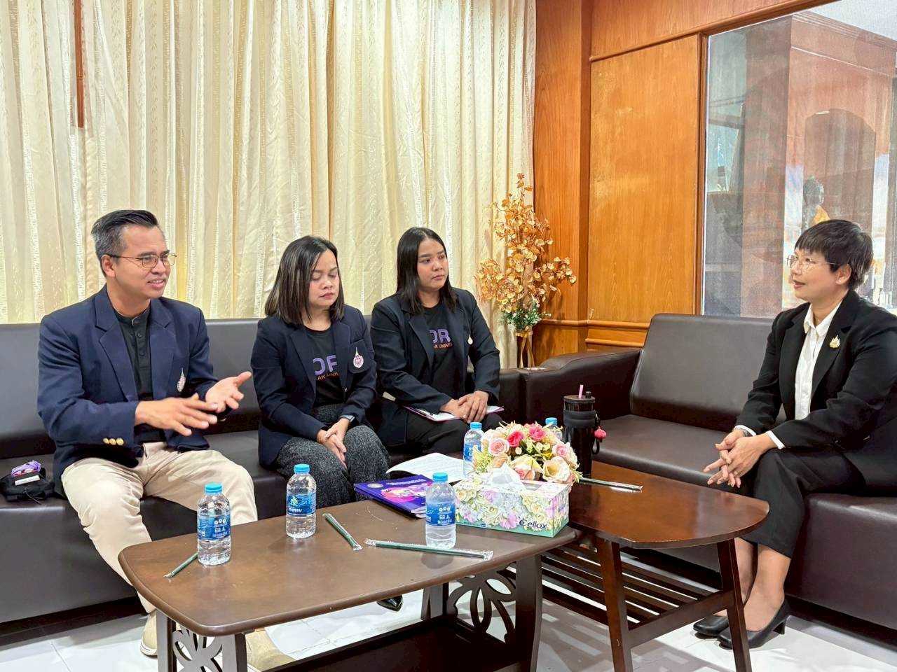 ศูนย์ส่งเสริมและพัฒนานักศึกษา ม.วลัยลักษณ์ ร่วมประชาสัมพันธ์งานวิจัยและบริการวิชาการทุน อพ.สธ. ผ่านรายการ “ระเบียงใต้” ตอน “โนรา: มรดกมีชีวิต สู่ความยั่งยืนแห่งอนาคต”