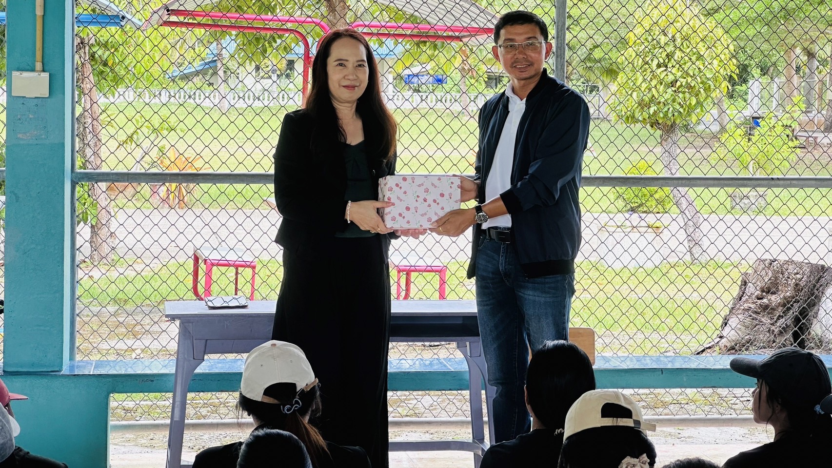 ชมรมนักศึกษาวิชาทหาร มหาวิทยาลัยวลัยลักษณ์ จัดโครงการ “แต้มสี เติมยิ้ม ปันสุขสู่น้อง”