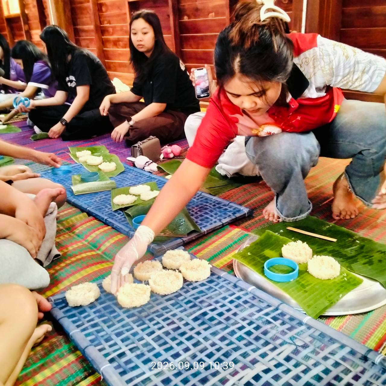 อบรมทำอาหารพื้นถิ่นตามประเพณีสารทเดือนสิบ (ขนมพอง ขนมบ้า)
